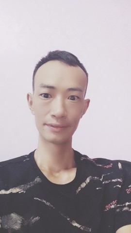 凌云智主播照片