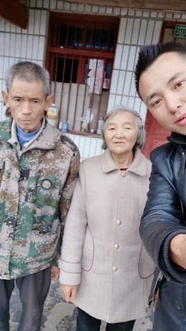 暖阳在国外主播照片