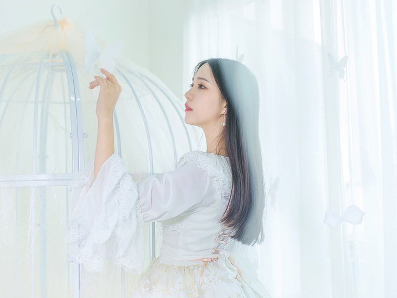 Triste℃初言的主播海报