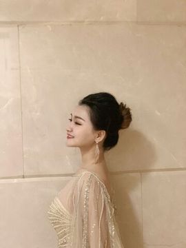 阳阳💕休主播照片