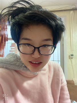 优雅的歌声主播照片