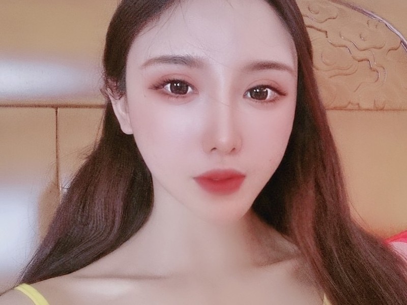艾米学妹的主播海报