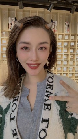 瑞木林莎主播照片