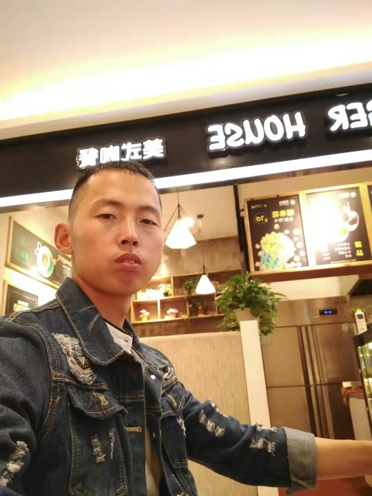 爱在有你的地方的主播照片