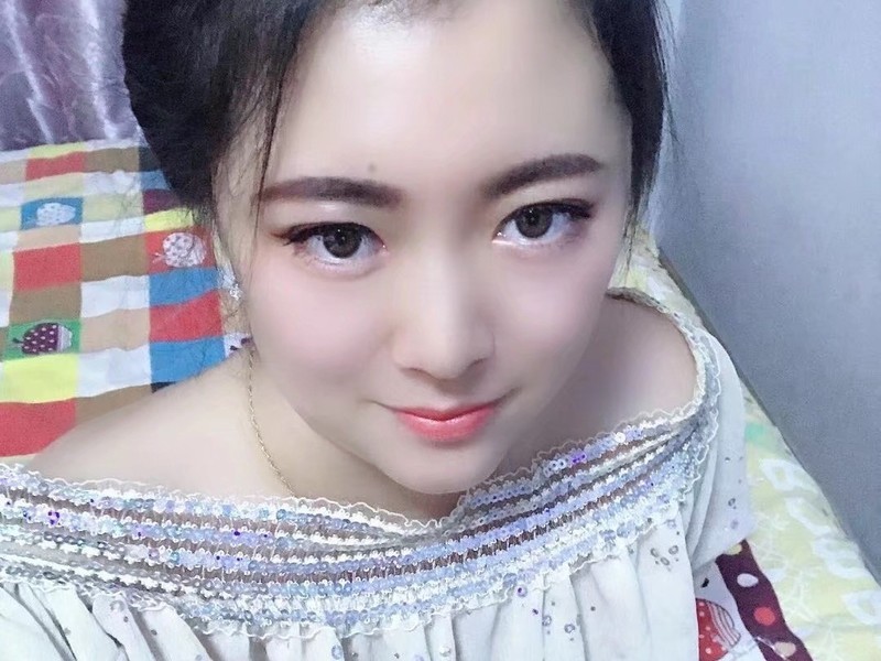 远方的俪儿的主播海报