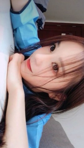陆七萬主播照片