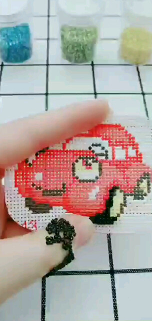 美女宝妈在家做点手工，赚奶粉钱