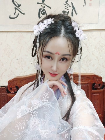 一笑而过💔主播照片
