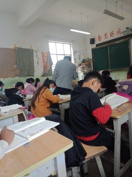 精神老大。主播照片