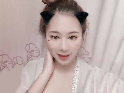 苗家✨球球海报