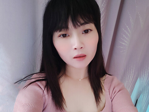 纯洁可爱的杨桃海报