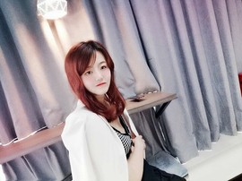 依依🌺星🌺城事主播照片