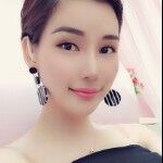 满屏全是奶粉罐主播照片