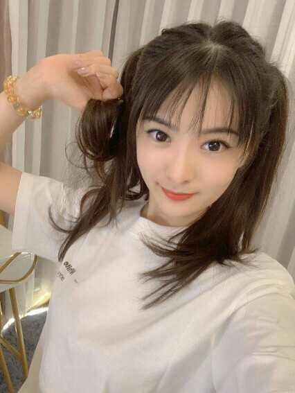 四月❤流连的主播照片