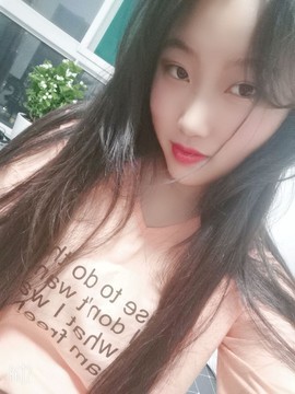 夏开心主播照片