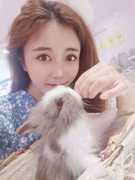 跑调嘉💟休主播照片
