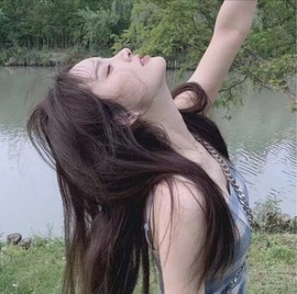 田小茹主播照片