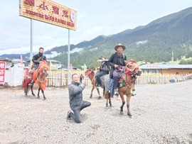 乐二娃祝大家五一快乐主播照片
