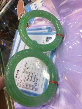 疯狂翡翠主播照片