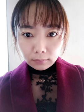 小草的大宝主播照片