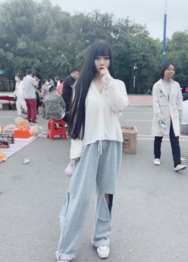小小西521主播照片