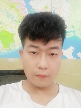 晓泉呀主播照片