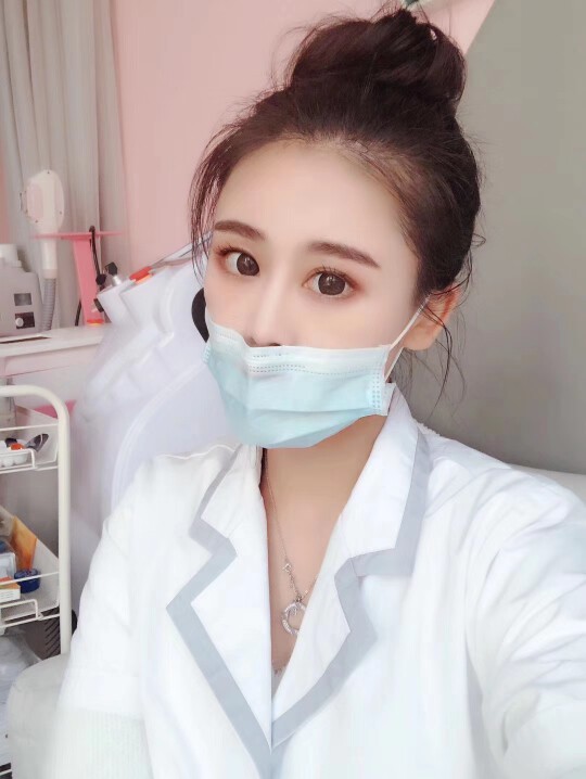 💉早安的主播照片