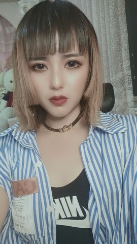 佛系女子主播照片