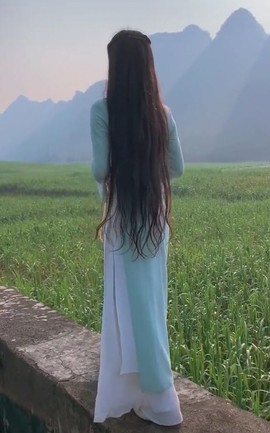 陆七萬主播照片