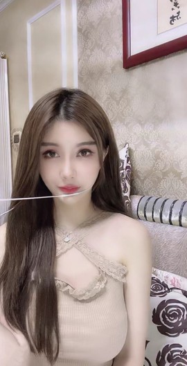 陆七萬主播照片