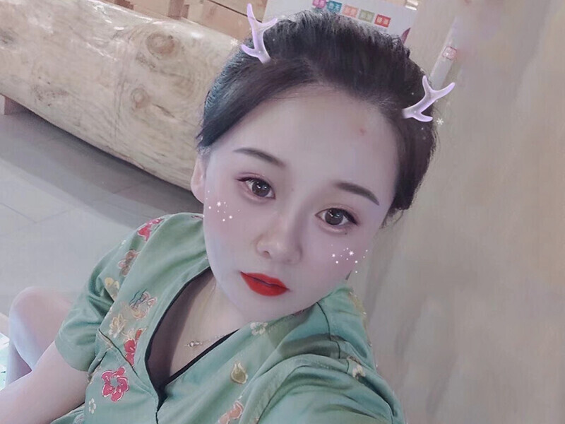 美少女壮士**的主播海报