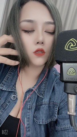 赵小啦主播照片