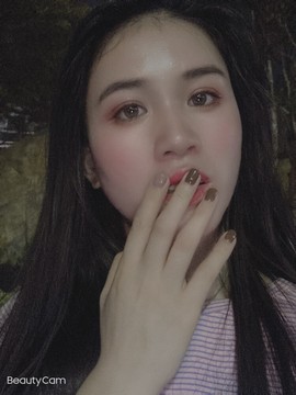 颜颜@这妞有点二￥主播照片