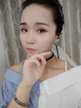 茶茶幸运星主播照片