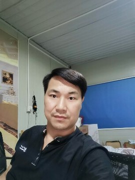 往后宇生主播照片