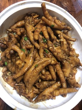 小海屯🐬李主播照片