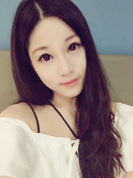 蓝小莓小朋友主播照片