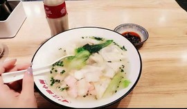 1554611743主播照片