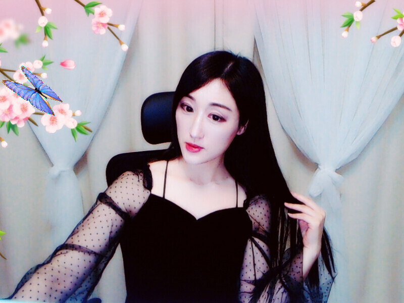 恍然一梦222的主播海报