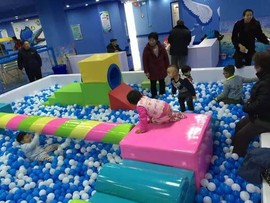 高山上的雪不定时播主播照片