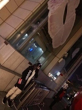 白休息中主播照片