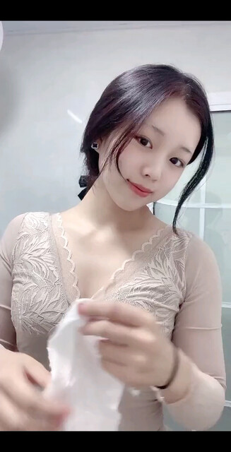 默默的看着你