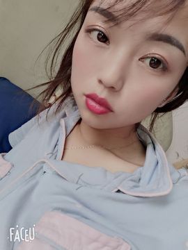 逗比婷儿主播照片