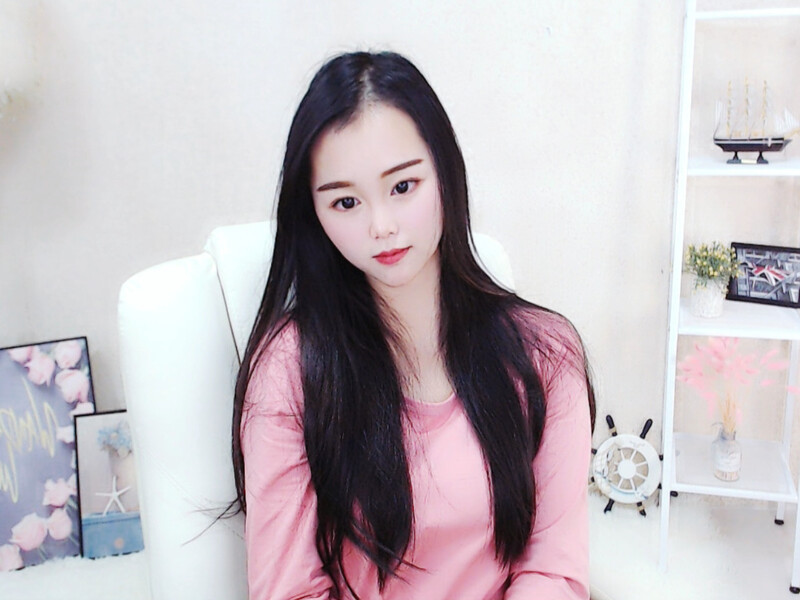 新人美喻的主播海报