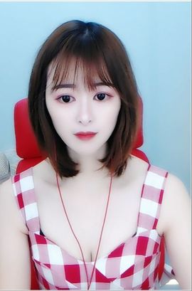 笑笑暂退主播照片