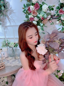 跑调嘉💟休主播照片
