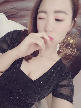 璐璐已换号播哈主播照片
