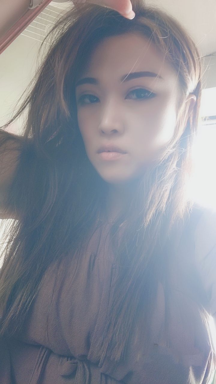 老酒馆里慵懒の猫的图片