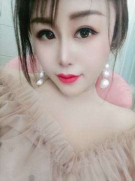 梨莎挺住啊主播照片