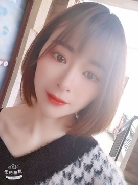 笑笑暂退主播照片